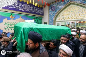 تشییع پیکر آیت&zwnj;الله امامی کاشانی در حرم مطهر رضوی