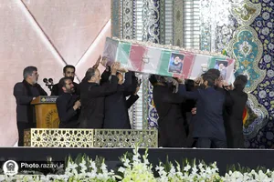 وداع با پیکر رئیس&zwnj;جمهور شهید و همراهان در مشهدالرضا&zwnj;&zwnj;علیه السلام -1