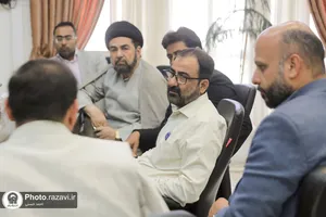 تشرف رئیس مجلس علما و امام جمعه لکنو هندوستان به حرم مطهر رضوی