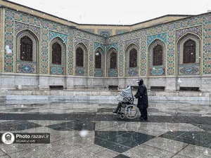 بارش برف در حرم مطهر رضوی