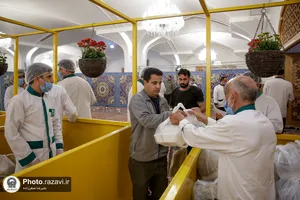سفره اکرام ماه مبارک رمضان در حرم مطهر رضوی