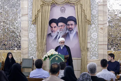 دیدار رتبه‌های برتر کنکور، نخبگان و مدال‌آوران المپیاد‌های علمی با تولیت آستان قدس رضوی