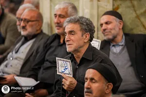 مناجات خوانی سحر&zwnj;گاهی حاج محمود کریمی در حرم مطهر رضوی