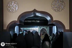 تشرف جمعی از معلولان اصفهانی به حرم مطهر رضوی