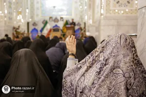 تشرف دانشجویان جدیدالورود پزشکی و پیراپزشکی به حرم مطهر رضوی