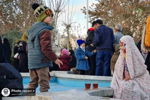 به صرف چای کنار حضرت