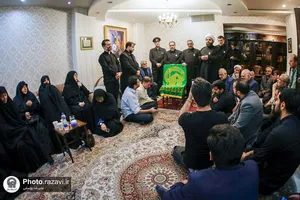 حضور کاروان زیر سایه خورشید در منزل شهید حسین امیرعبداللهیان