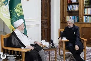 دیدار مدیر عالی حرم مطهر رضوی با آیت الله سبحانی