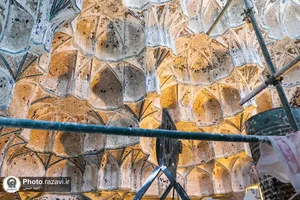 طراحی، ساخت و نصب مقرنس باب الهادی (علیه السلام)
