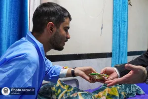 حضور خدام حرم مطهر رضوی در بیمارستان شمس&zwnj;الشموس شهدای ارتش