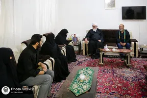 دیدار تولیت آستان قدس رضوی با خانواده شهدای حملات تروریستی رژیم صهیونیستی-2