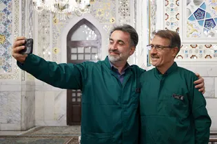 تشرف هنرمندان حوزه هنری انقلاب اسلامی به حرم مطهر رضوی