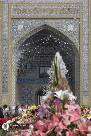 گل&zwnj;آرایی ویژه صحن و سرای رضوی به مناسب میلاد امام رضا علیه السلام