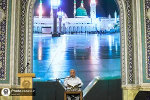 اقامه نماز آیات هم زمان با وقوع پدیده ماه گرفتگی در حرم مطهر رضوی