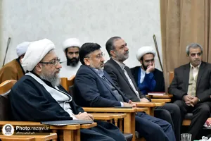 نشست صمیمی آیت الله آملی لاریجانی با طلاب مدرسه عالی فقاهت