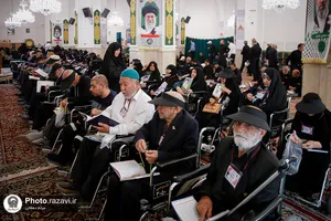 تشرف کاروان زیارتی معین الضعفا به حرم مطهر رضوی
