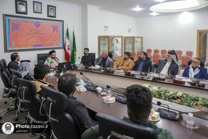 نشست آشنایی جمعی از خانواده&zwnj;های شهدای عراق با فعالیت&zwnj;های علمی و فرهنگی آستان قدس رضوی