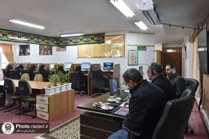 پاسخگویی تلفنی معاون سرمایه انسانی آستان قدس رضوی به مخاطبان سامانه ١٣٨
