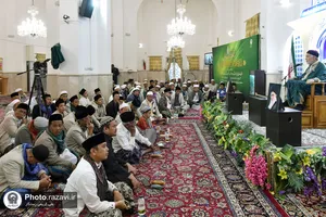 تشرف زائران اندونزیایی به حرم مطهر رضوی
