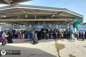 پذیرایی از زوار عتبات عالیات عراق در پایانه مرزی مهران
