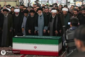 اقامه نماز بر پیکر مطهر رهبر شهید انقلاب در حرم مطهر رضوی-۱