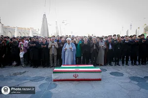 تشییع پیکر 2 شهید حادثه بلوار وکیل&zwnj;آباد مشهد در حرم مطهر رضوی