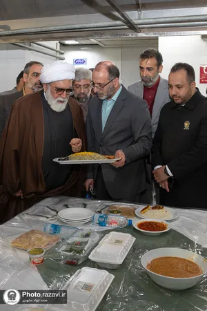 بازدید تولیت آستان قدس رضوی از روند آماده&zwnj;سازی غذای متبرک افطار
