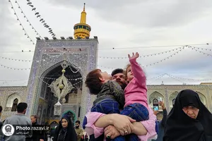 حال و هوای حرم مطهر رضوی در شب نیمه شعبان