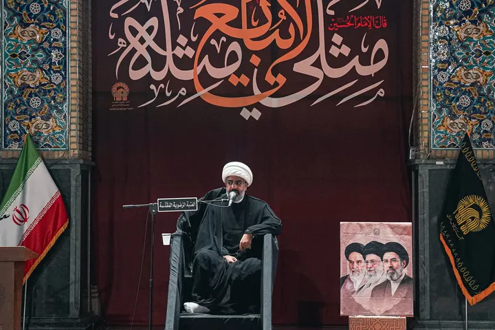 بزرگداشت رهبر شهید انقلاب ویژه زائران عرب زبان حرم مطهر رضوی