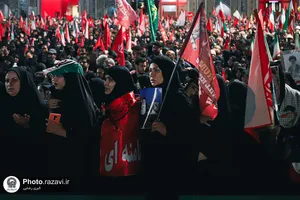 اقامه نماز بر پیکر مطهر رهبر شهید انقلاب در حرم مطهر رضوی