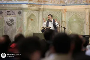 مناجات خوانی سحر&zwnj;گاهی ماه مبارک رمضان در حرم مطهر رضوی