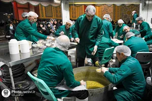 پذیرایی از زائران بارگاه منور رضوی در چایخانه حرم مطهر