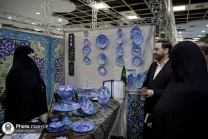 بازدید قائم مقام تولیت آستان قدس رضوی از نمایشگاه دستاوردهای &laquo;مادران ارزش&zwnj;آفرین&raquo;
