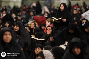مناجات خوانی سحر&zwnj;گاهی حاج محمود کریمی در حرم مطهر رضوی