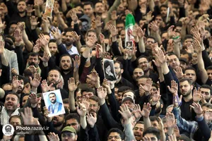 اقامه نماز رهبر انقلاب بر پیکر رئیس&zwnj;جمهور شهید و همراهان گرامی ایشان