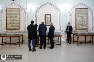 تشرف شرکت کنندگان بیست و هشتمین اجلاسیه سازمان اکو به حرم مطهر رضوی