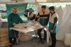 قافله عشق و ارادت خادم&zwnj;یاران اصفهان در سوگ هشتمین خورشید ولایت + تصاویر