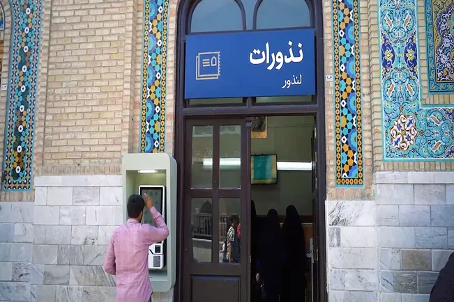 متفاوت‌ترین روز کارمند؛ پشتِ این میز‌ها مدیرِ دیگری نشسته