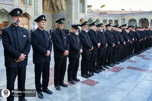 آیین جاروکشی حرم حضرت معصومه(س) توسط خدام حرم مطهر رضوی