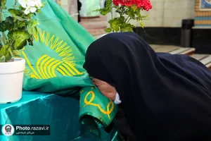 حضور خدام حرم مطهر رضوی در آیین غبارروبی امامزادگان سیدناصر و سیدیاسر