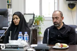 اهدای مدال قهرمانی کارینا کرمی به موزه آستان قدس رضوی