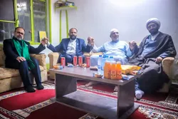 دیدار خادمین حامل پرچم رضوی با عالم اهل سنت بندرعباس