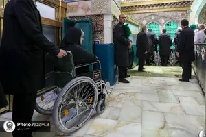 تشرف سالمندان و بیماران با صندلی چرخدار به روضه منوره رضوی