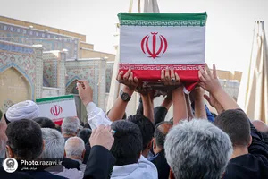 تشییع پیکر 2 شهید حادثه بلوار وکیل&zwnj;آباد مشهد در حرم مطهر رضوی