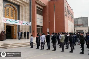 نواختن زنگ انقلاب در دبیرستان پسرانه علوم و معارف اسلامی امام رضا(علیه&zwnj;السلام)
