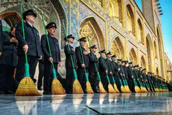 فراشان بارگاه منور رضوی، خدمت به زائران را عشقی بی‌پایان می دانند 