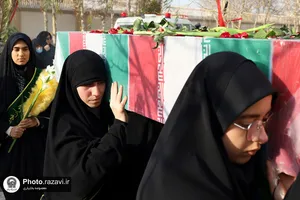 وداع با پیکر شهید گمنام دفاع مقدس در مدرسه دخترانه امام رضا علیه&zwnj;السلام