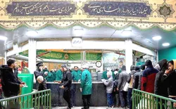توزیع ۱۵ هزار شیرینی ویژه میلاد امام حسن عسکری (ع) در حرم مطهر رضوی
