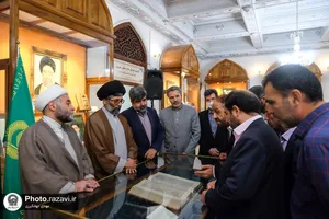 رونمایی از نسخه خطی &laquo;قرآن پنج تفسیره&raquo; از تشیع و تسنن در حرم مطهر رضوی