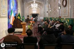 تشرف جمعی از زائرین غیر ایرانی به حرم مطهر رضوی